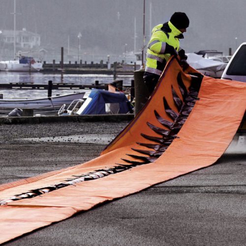 Temporary flood barriers installation