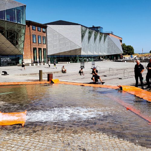 Temporary flood barriers test