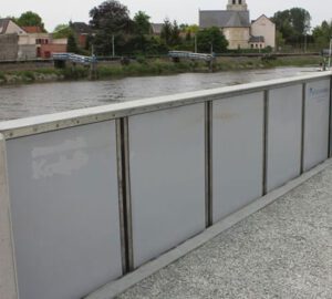 automatic self closing flood barrier from Lakeside Flood Solutions